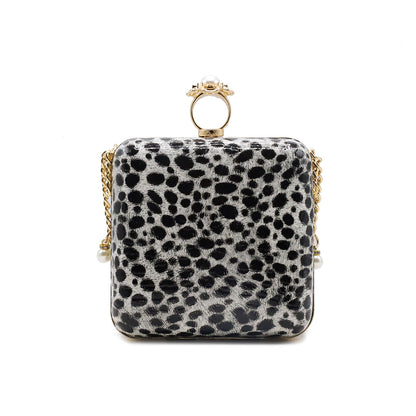 White Fancy Clutch C00C20364