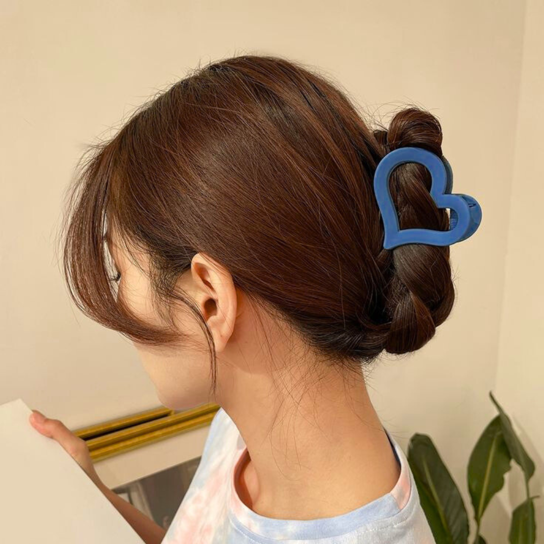 Matte Heart Claw Clip