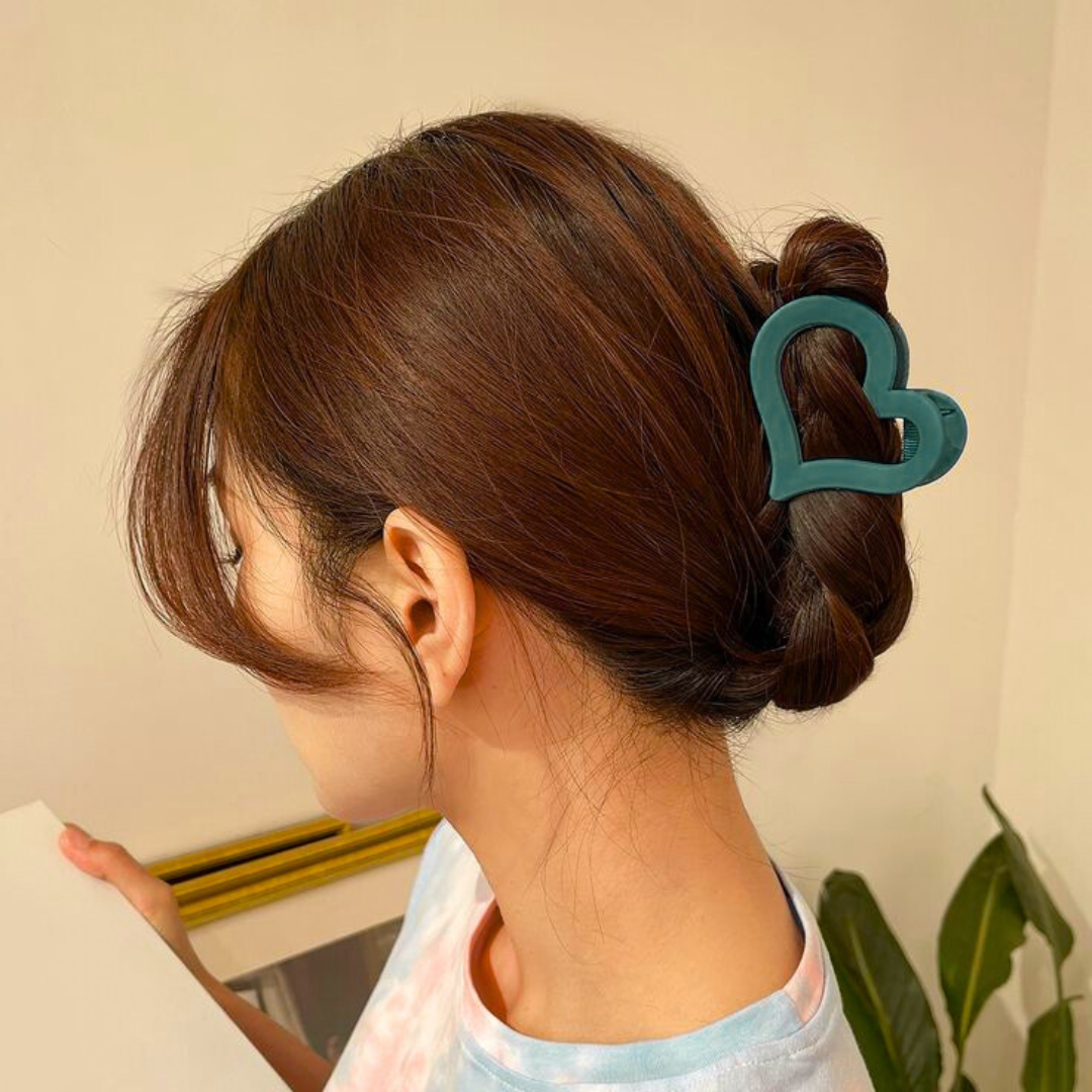 Matte Heart Claw Clip