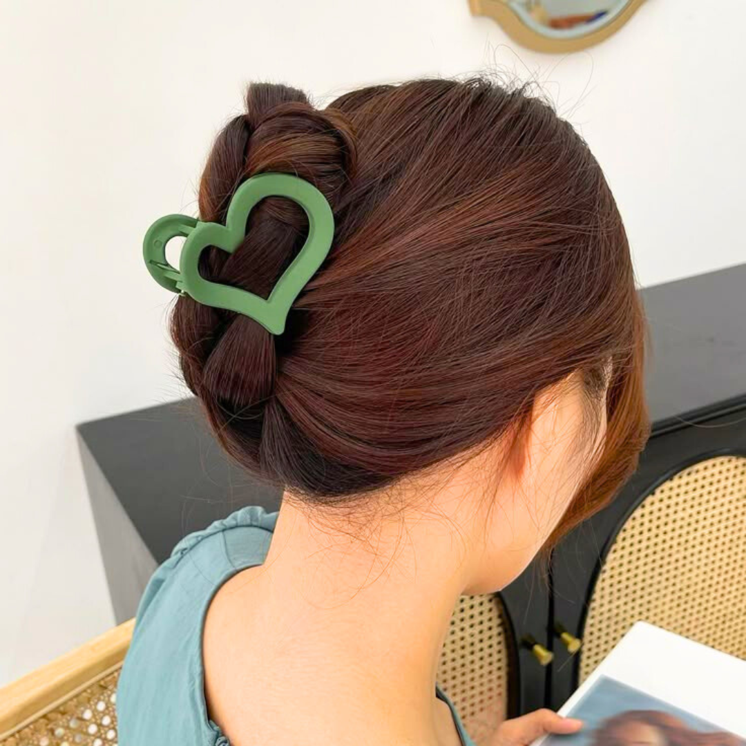 Matte Heart Claw Clip