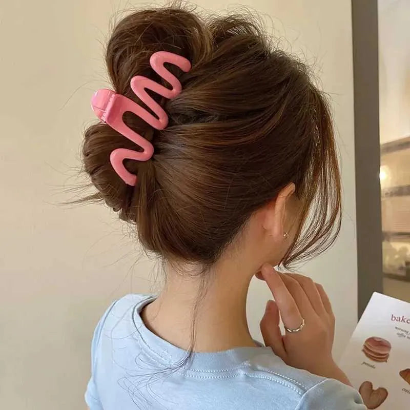 Large Wavy Claw Clip