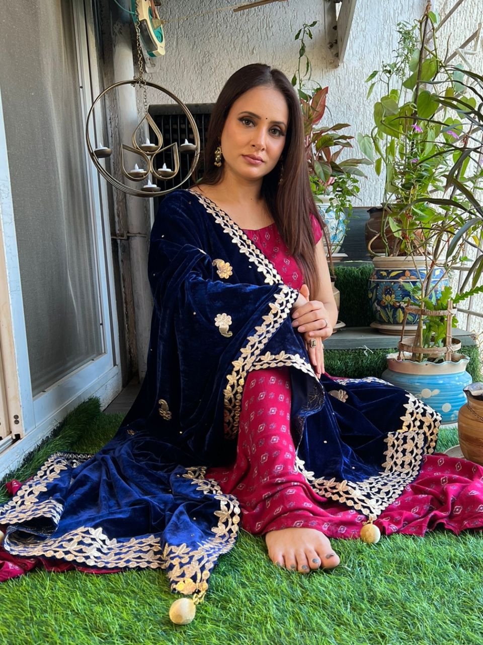 Gotta Patti Work Velvet Dupatta With Danglers