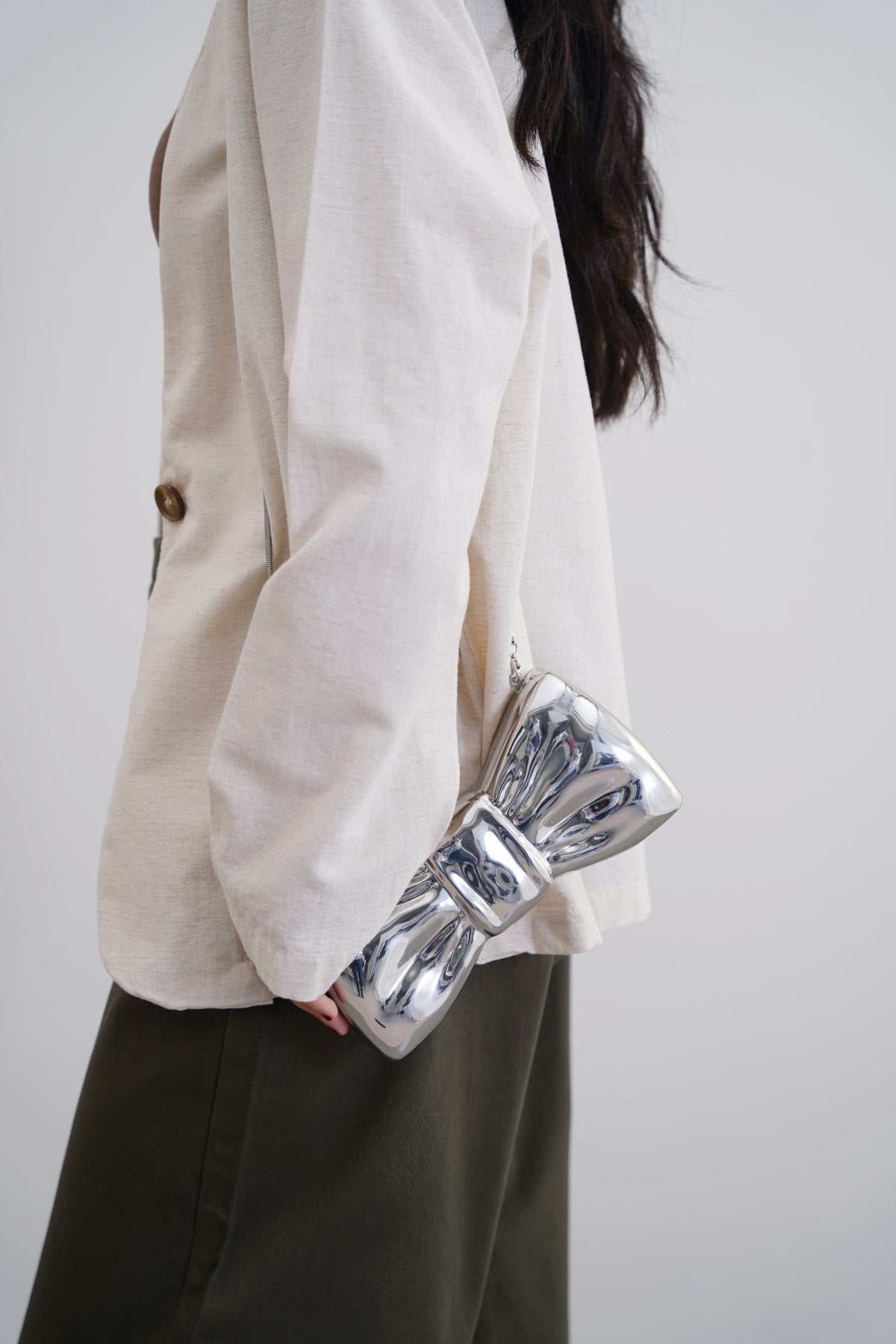 BOWTIE METAL CLUTCH