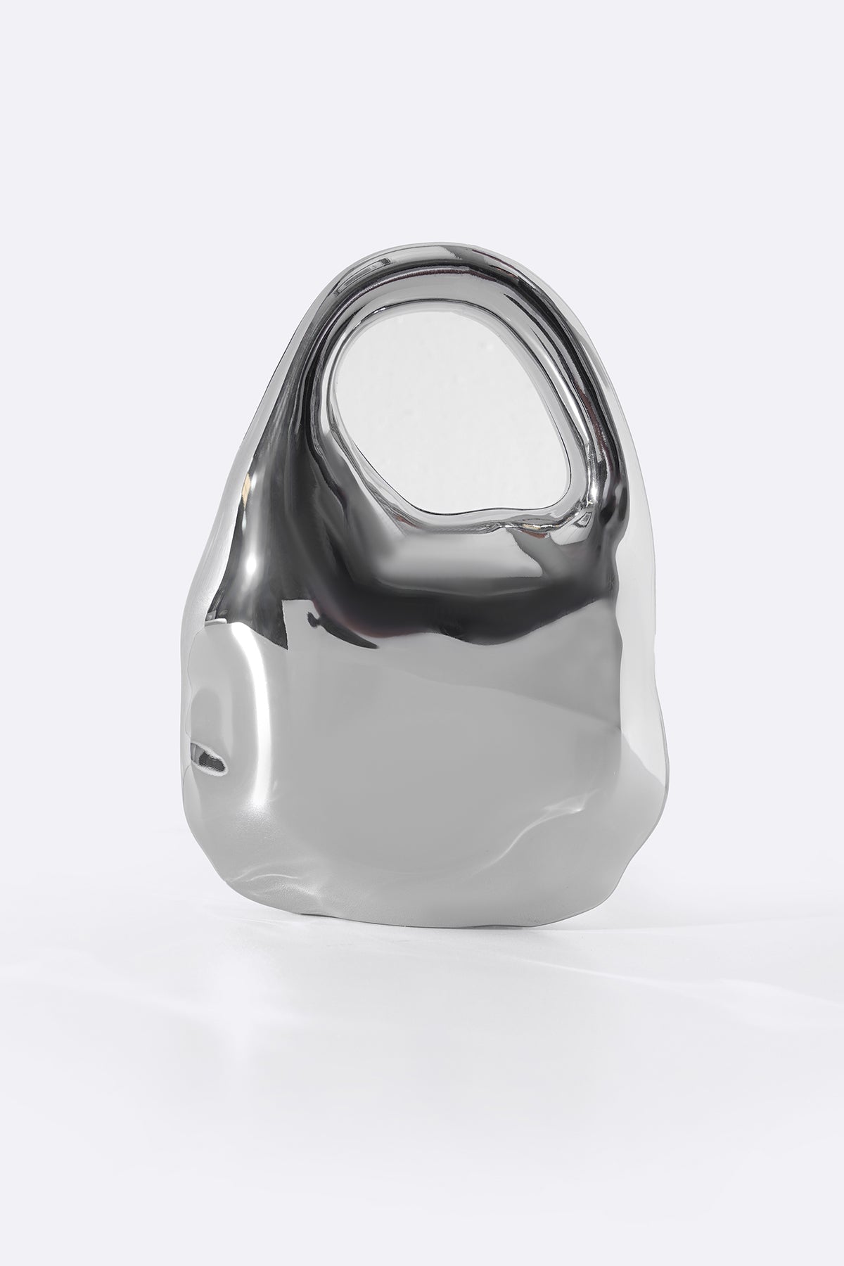 THE RUNWAY METAL CLUTCH