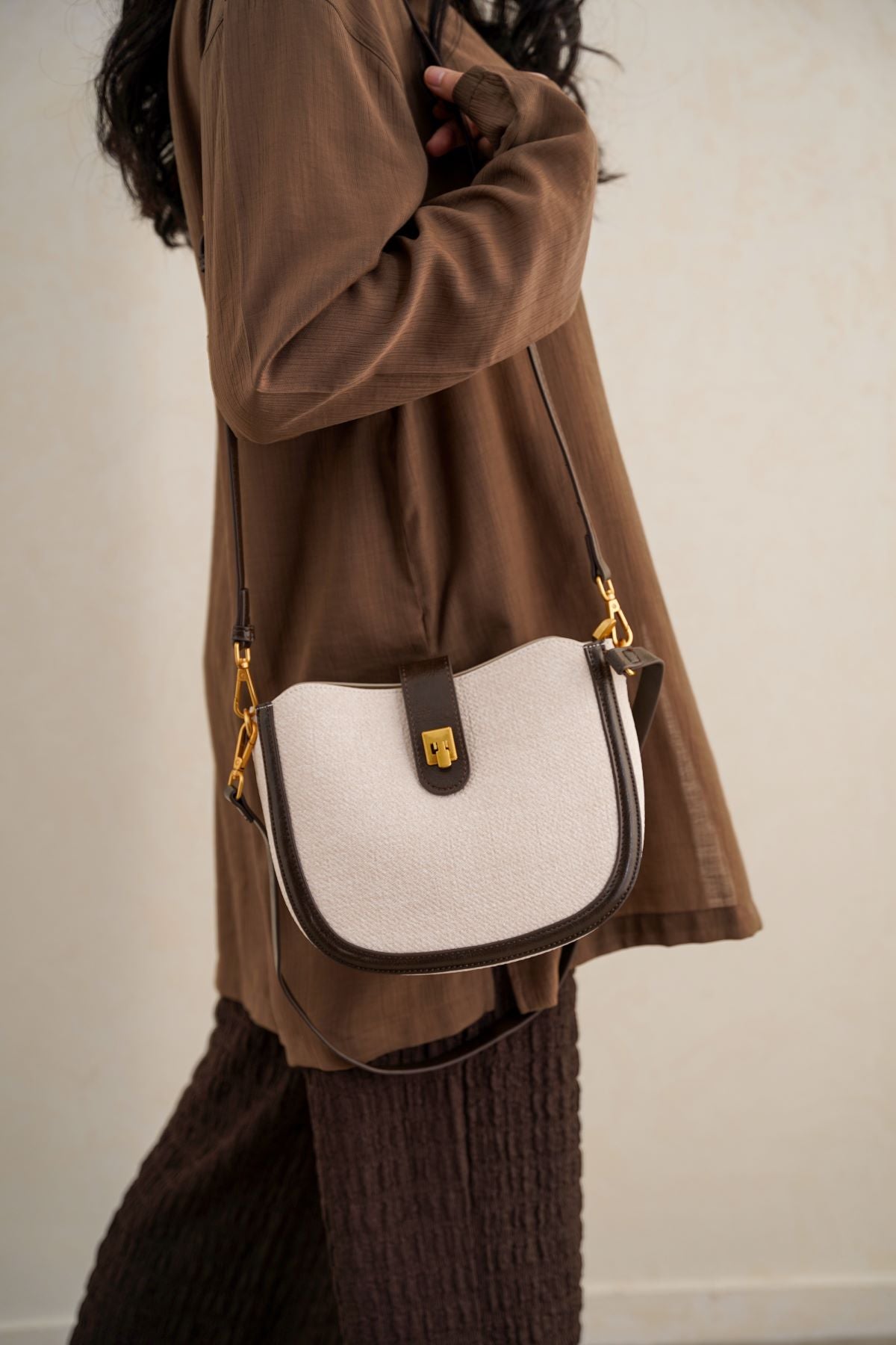 BADARO CROSSBODY BAG