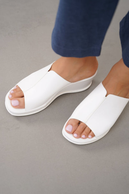 WIDE VAMP WEDGE