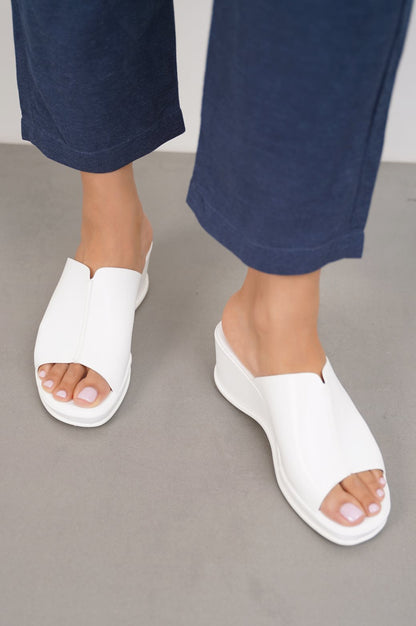WIDE VAMP WEDGE