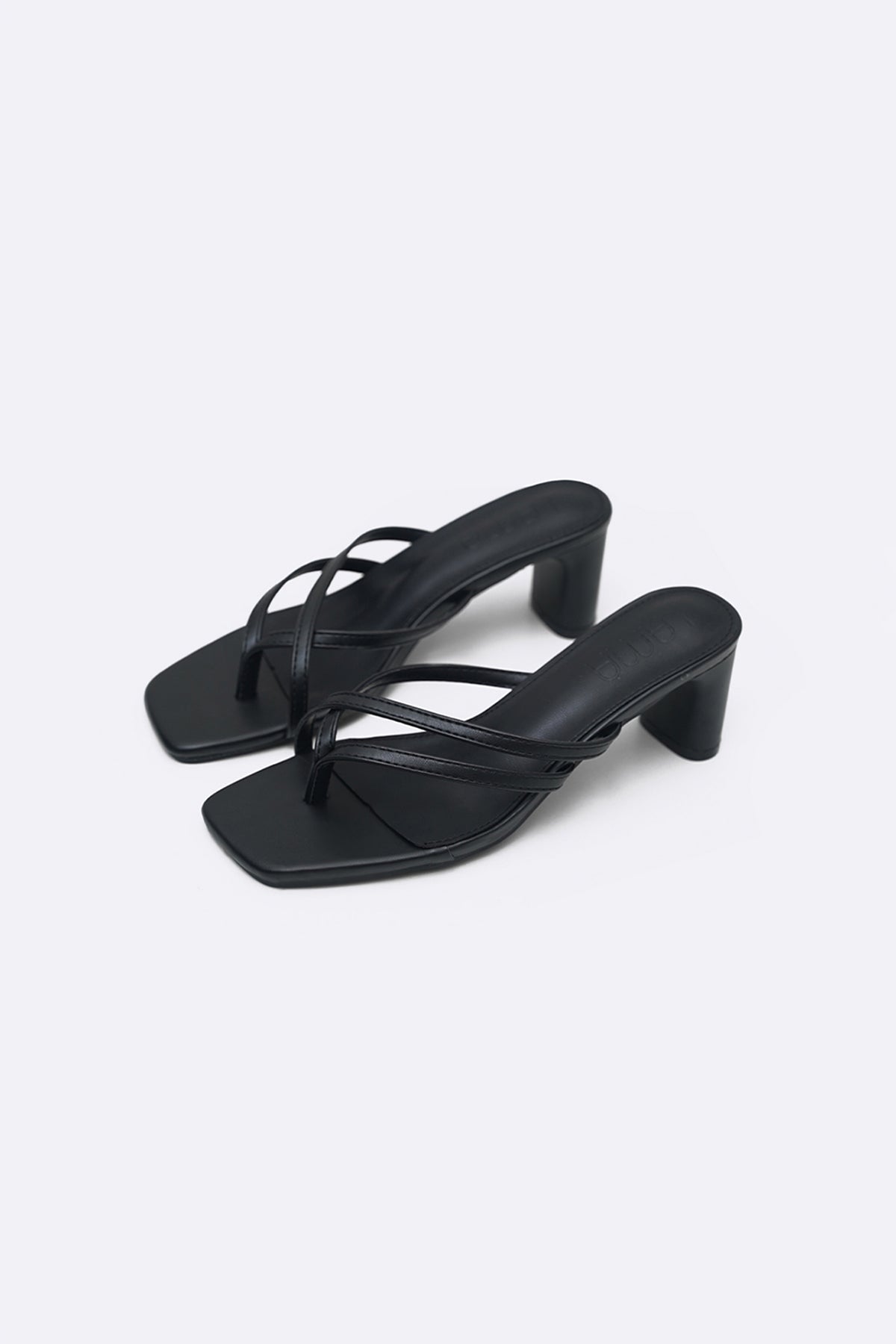 EDITORIAL BLOCK HEELS
