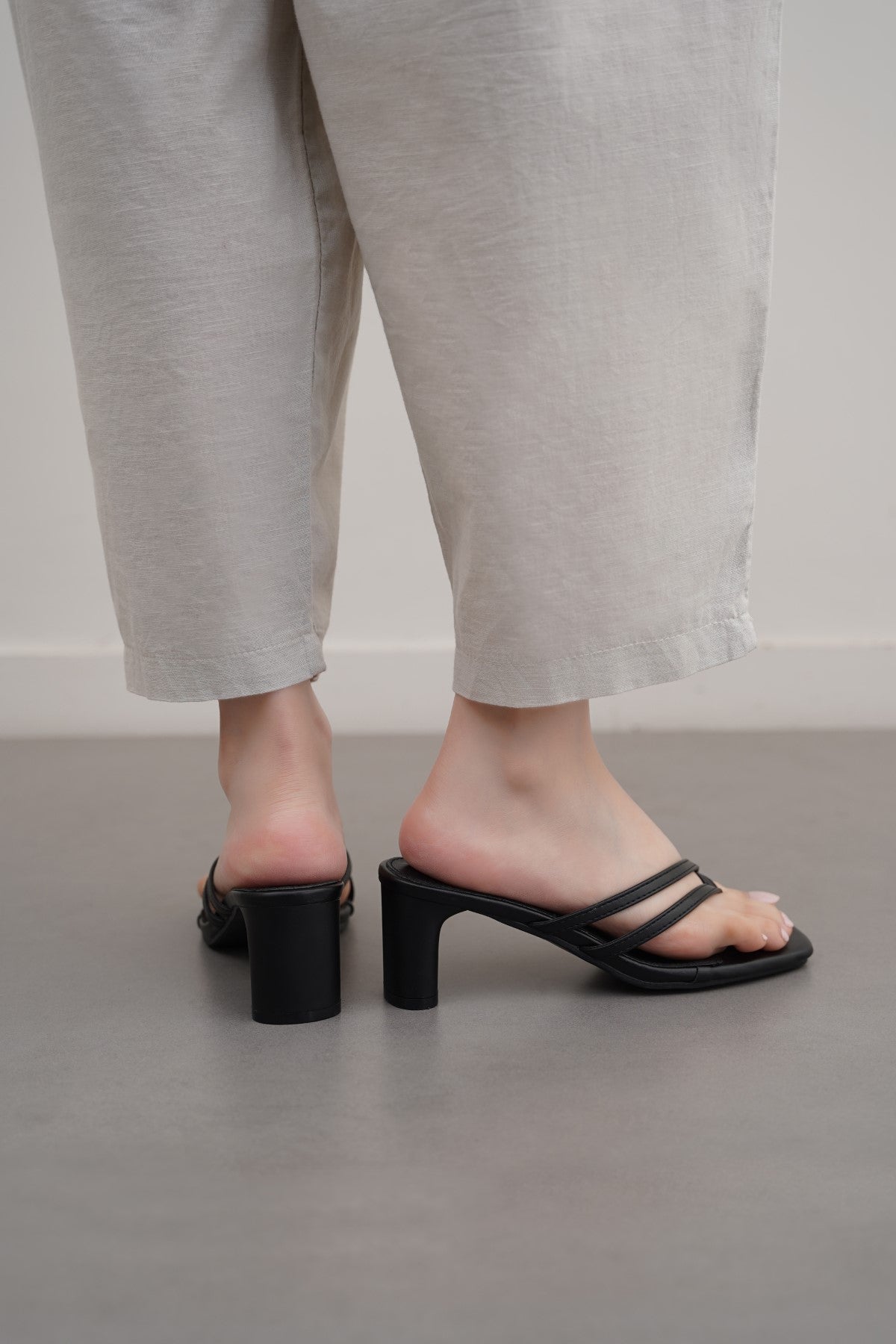 EDITORIAL BLOCK HEELS