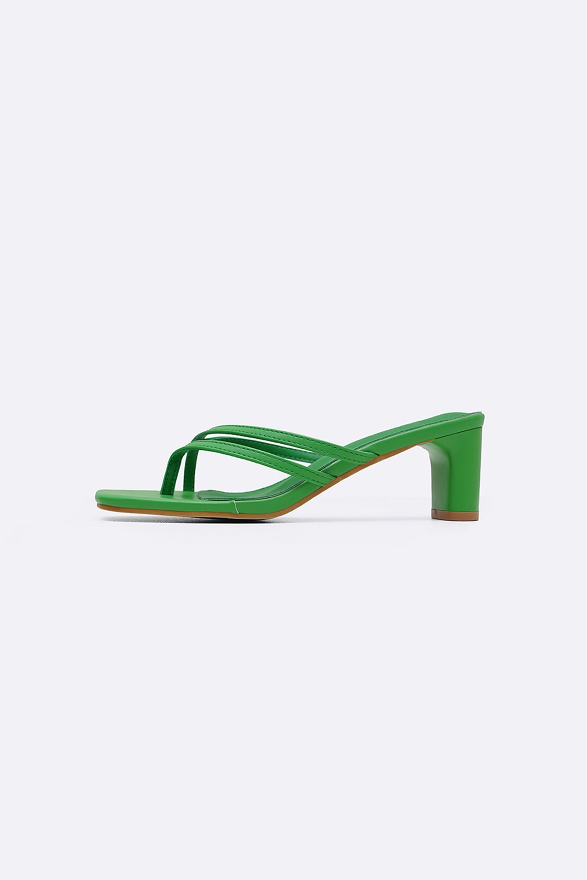 EDITORIAL BLOCK HEELS