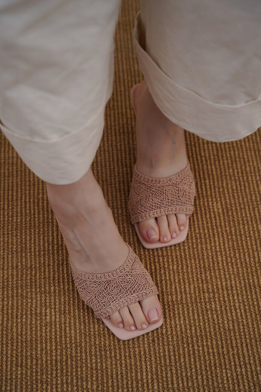 WOVEN MINI HEELS