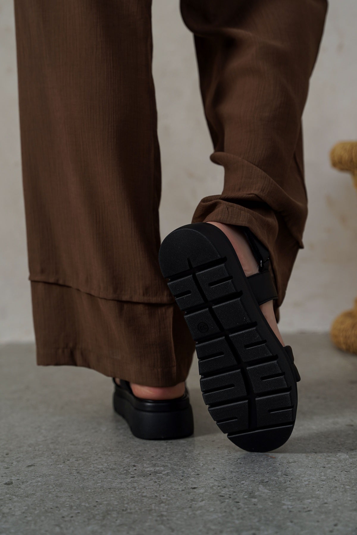 LEATHER MAMA SANDALS
