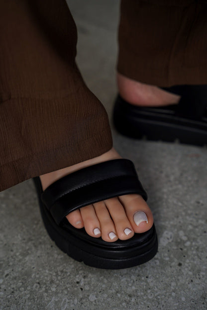 LEATHER MAMA SANDALS
