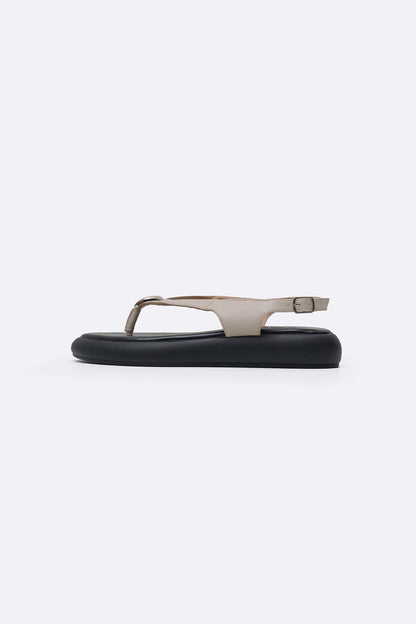 BUTTON FLIP SANDALS