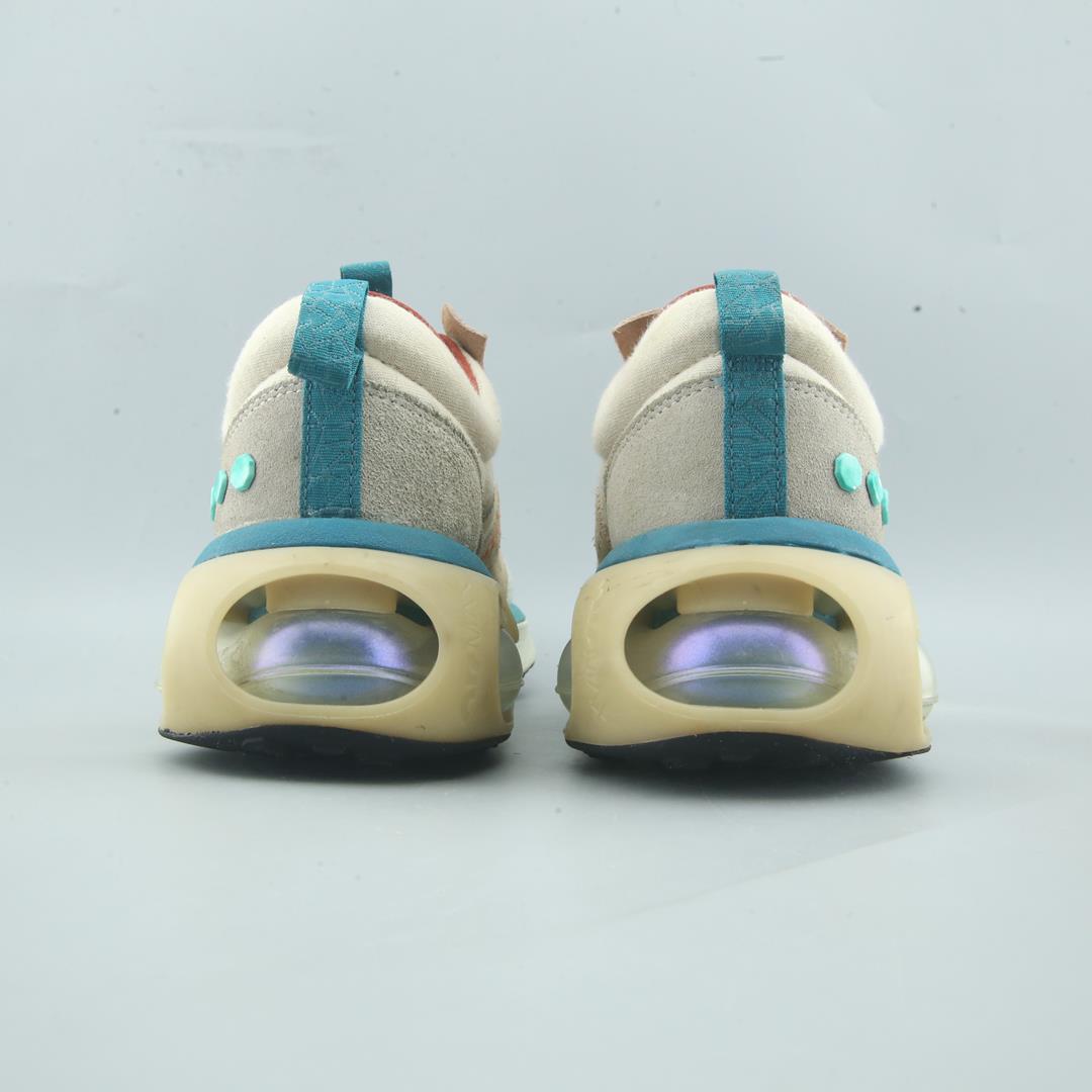 NIKE AIR MAX 2021