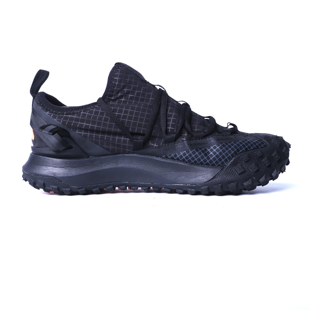 NIKE  ACG MOUNTAIN FLY LOW