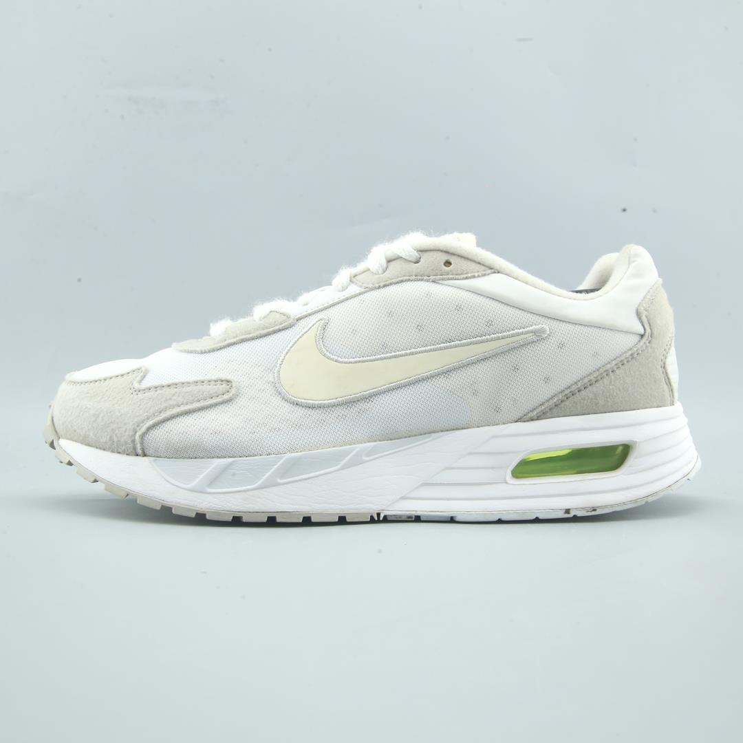 NIKE AIR MAX SOLO
