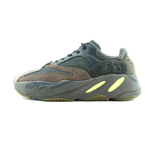 ADIDAS  YEEZY BOOST 700